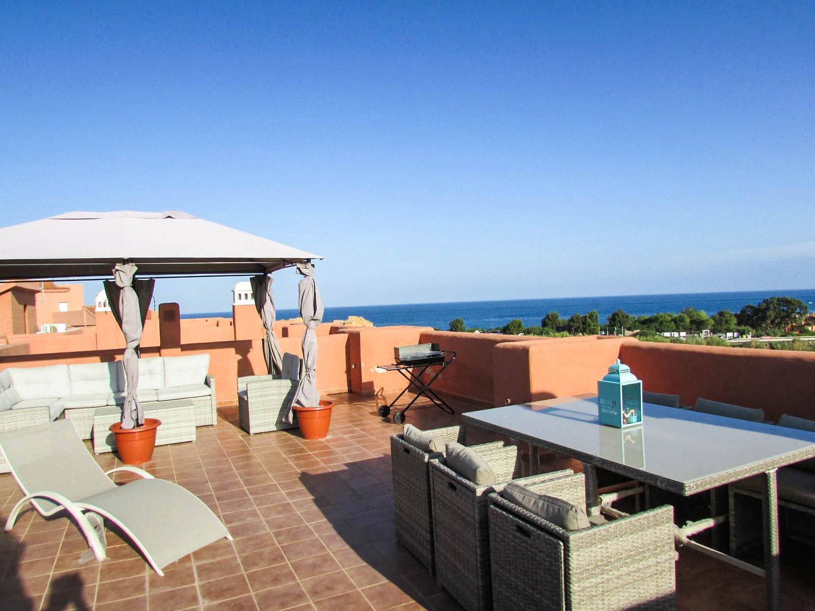 2 quarto Penthouse para venda em La Duquesa / Puerto de la Duquesa - 335 000 € (Ref: 9651427)