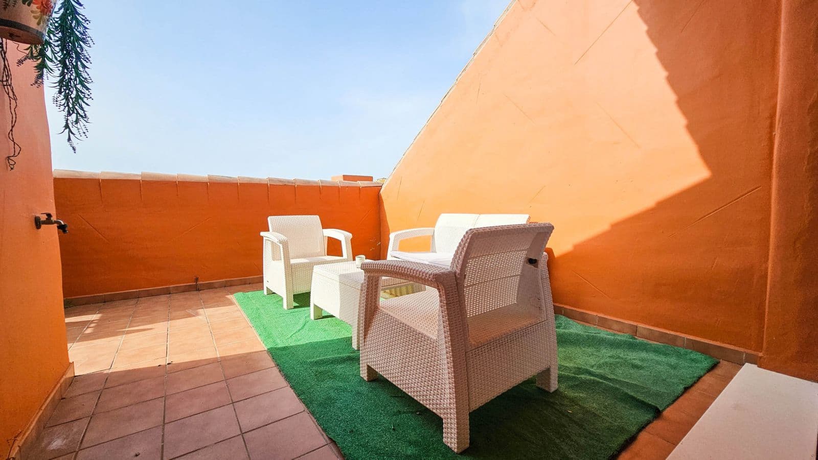 2 quarto Penthouse para venda em La Duquesa / Puerto de la Duquesa - 335 000 € (Ref: 9651427)