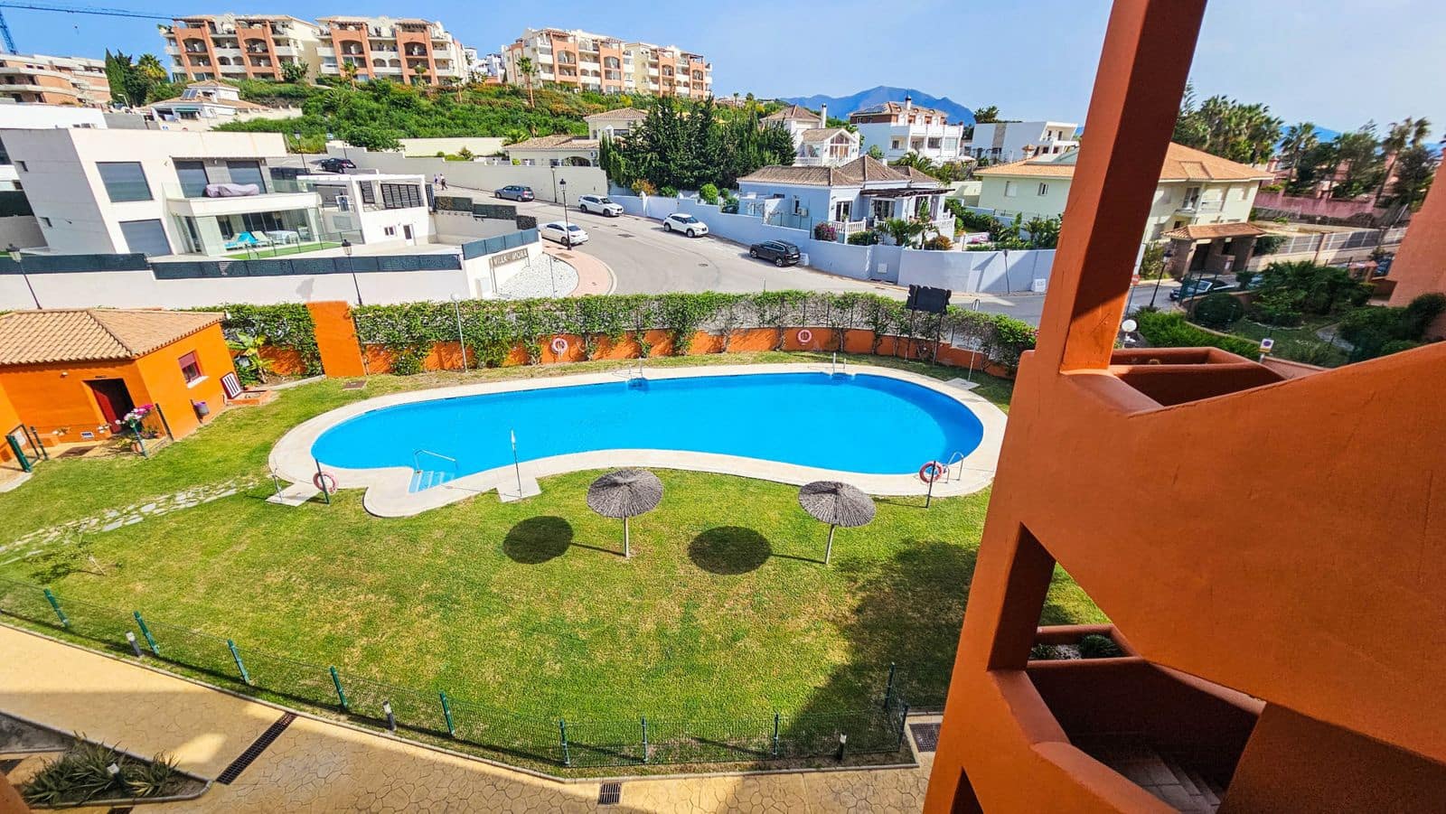 2 quarto Penthouse para venda em La Duquesa / Puerto de la Duquesa - 335 000 € (Ref: 9651427)