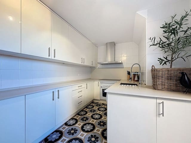 3 quarto Penthouse para venda em La Duquesa / Puerto de la Duquesa, Manilva - 450 000 € (Ref: 9651429)