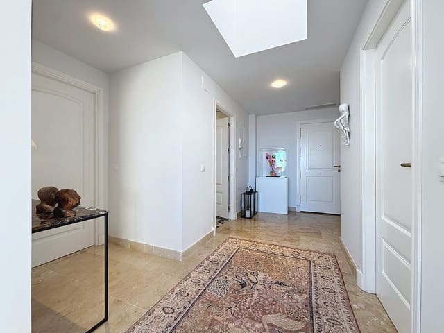 3 quarto Penthouse para venda em La Duquesa / Puerto de la Duquesa, Manilva - 450 000 € (Ref: 9651429)