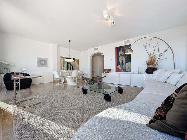 3 quarto Penthouse para venda em La Duquesa / Puerto de la Duquesa, Manilva - 450 000 € (Ref: 9651429)