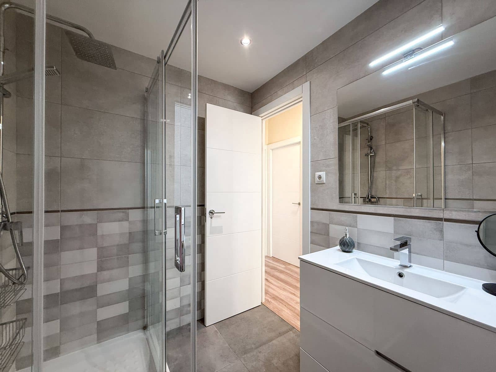 2 bedroom Apartment for sale in Arroyo de la Miel - € 319,000 (Ref: 9651433)