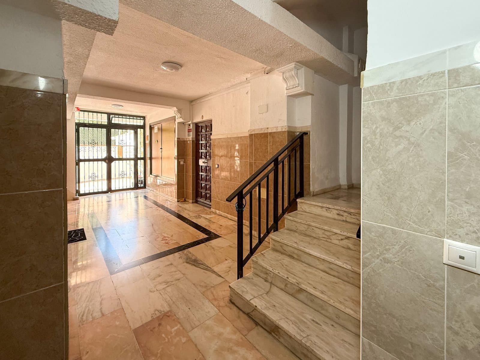 2 bedroom Apartment for sale in Arroyo de la Miel - € 319,000 (Ref: 9651433)