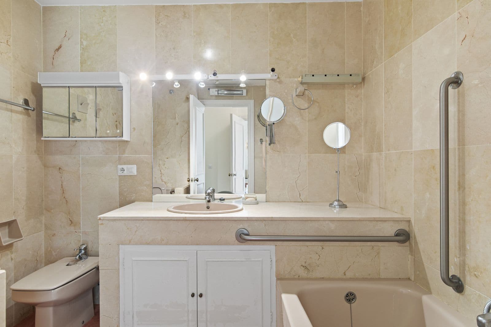 2 Zimmer Apartment zu verkaufen in Guadalmina - 530.000 € (Ref: 9651439)