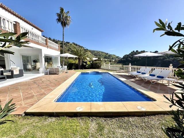5 soveværelse Villa til salg i Calahonda, Mijas - € 1.100.000 (Ref: 9651442)