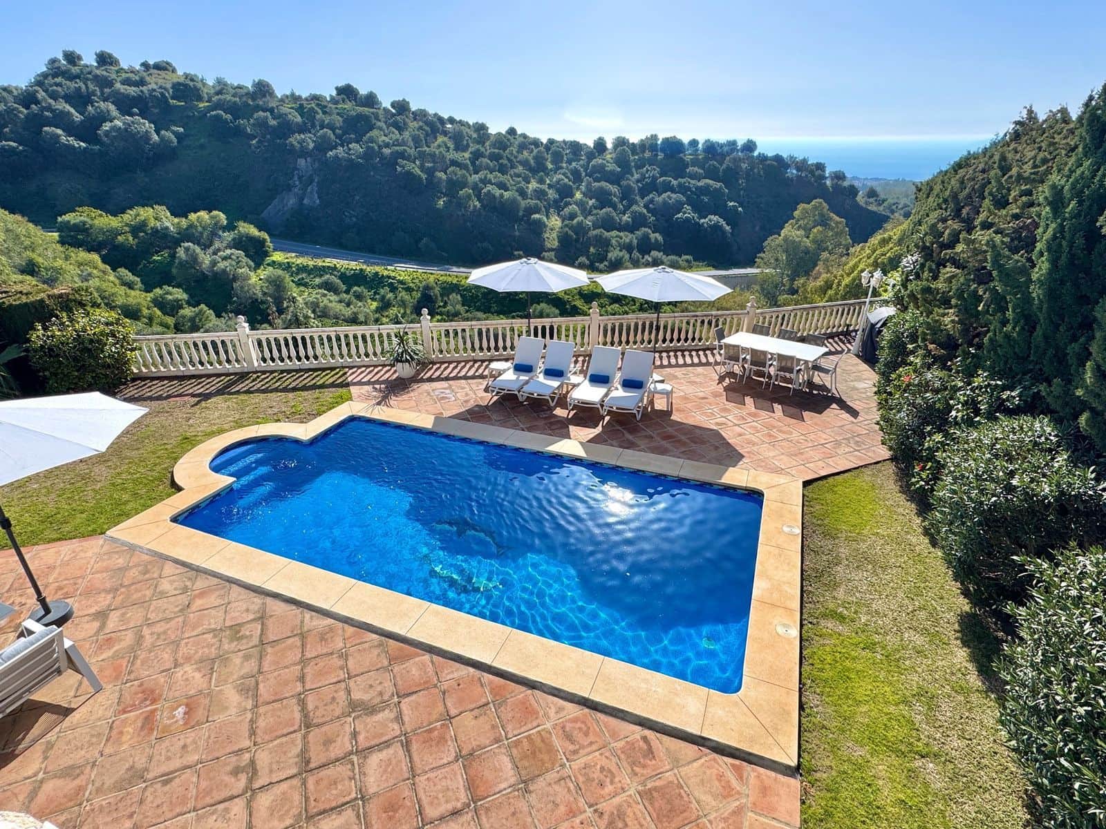 5 soveværelse Villa til salg i Calahonda - € 1.100.000 (Ref: 9651442)