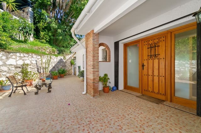 5 soveværelse Villa til salg i Calahonda, Mijas - € 1.399.000 (Ref: 9651449)