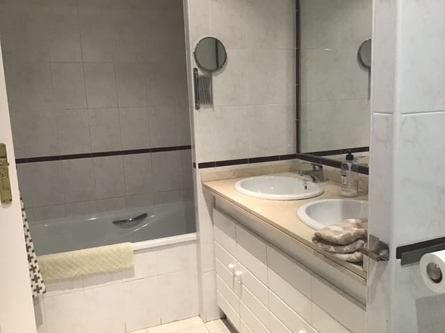 3 slaapkamer Appartement te koop in Riviera del Sol, Mijas - € 475.000 (Ref: 9651452)