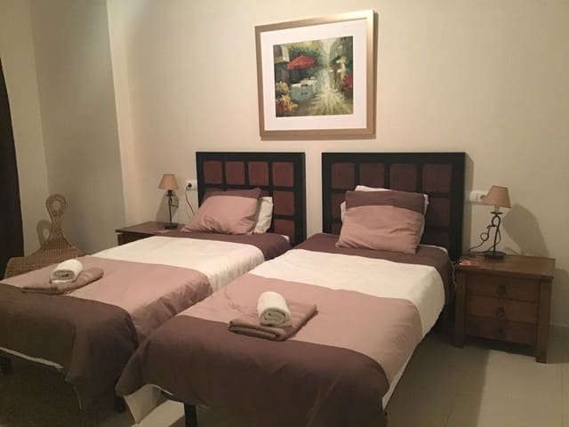 3 slaapkamer Appartement te koop in Riviera del Sol, Mijas - € 475.000 (Ref: 9651452)