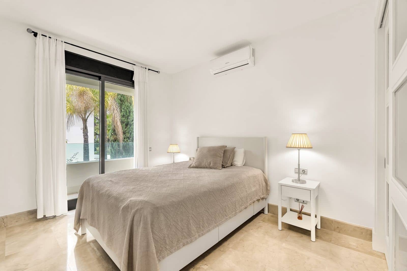 3 quarto Apartamento para venda em Los Monteros - 1 195 000 € (Ref: 9651459)