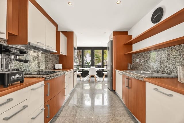 3 quarto Apartamento para venda em Los Monteros, Marbella - 1 195 000 € (Ref: 9651459)