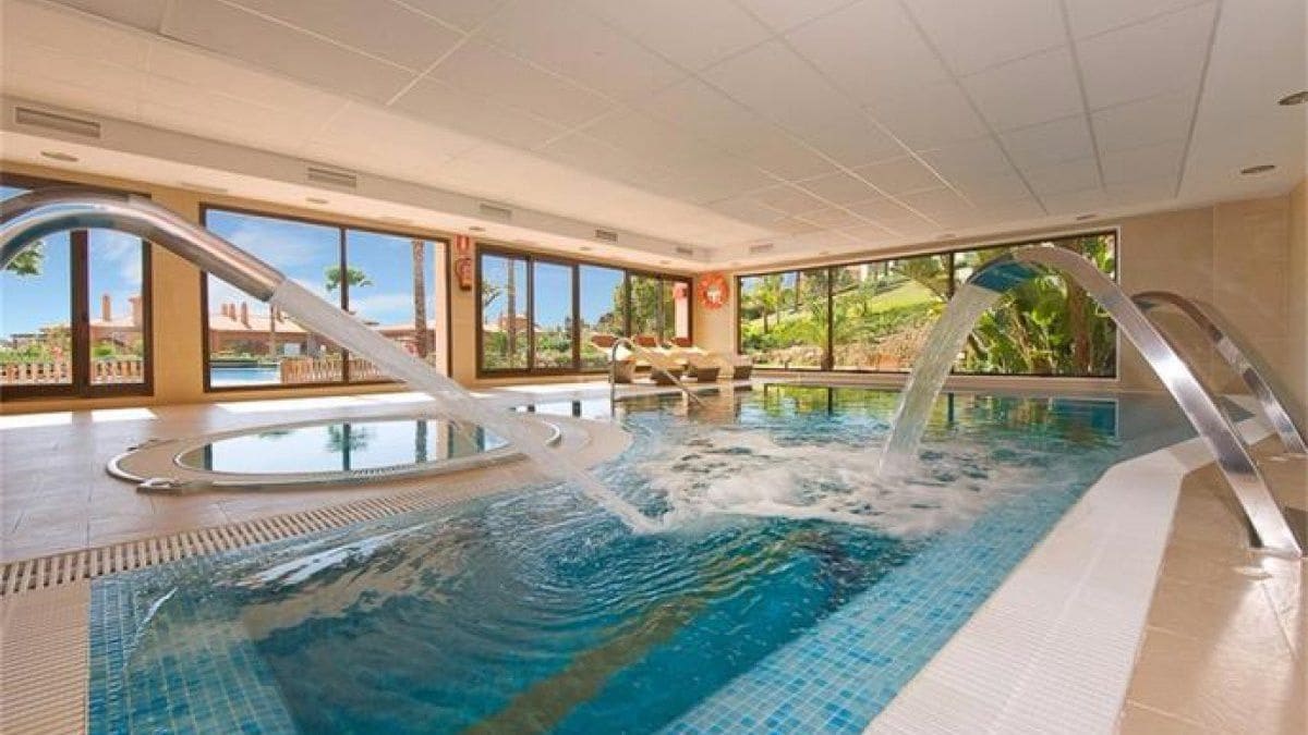 2 sovrum Lägenhet till salu i Benahavis - 625 000 € (Ref: 9651475)