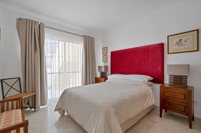 2 makuuhuone Huoneisto myytävänä paikassa Nueva Andalucia, Marbella - 395 000 € (Ref: 9651477)