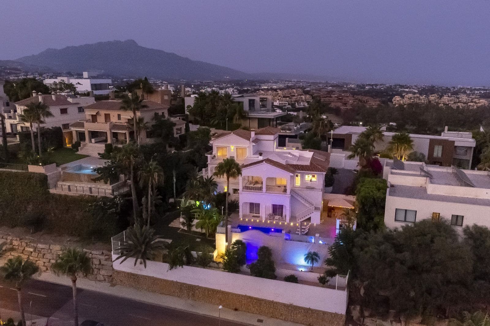 5 slaapkamer Villa te koop in Benahavis - € 2.750.000 (Ref: 9651493)