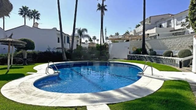 3 camera da letto Villetta Bifamiliare in vendita in Estepona - 447.000 € (Rif: 9651494)