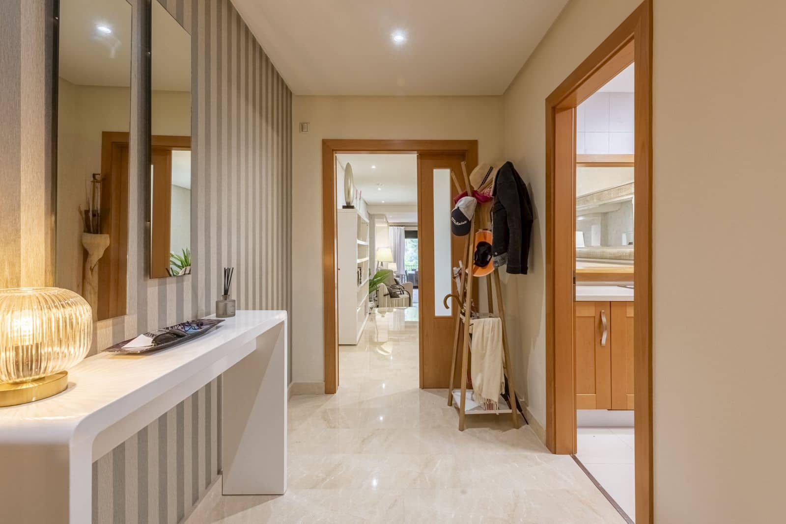 2 quarto Apartamento para venda em Puerto Banus - 895 000 € (Ref: 9651498)