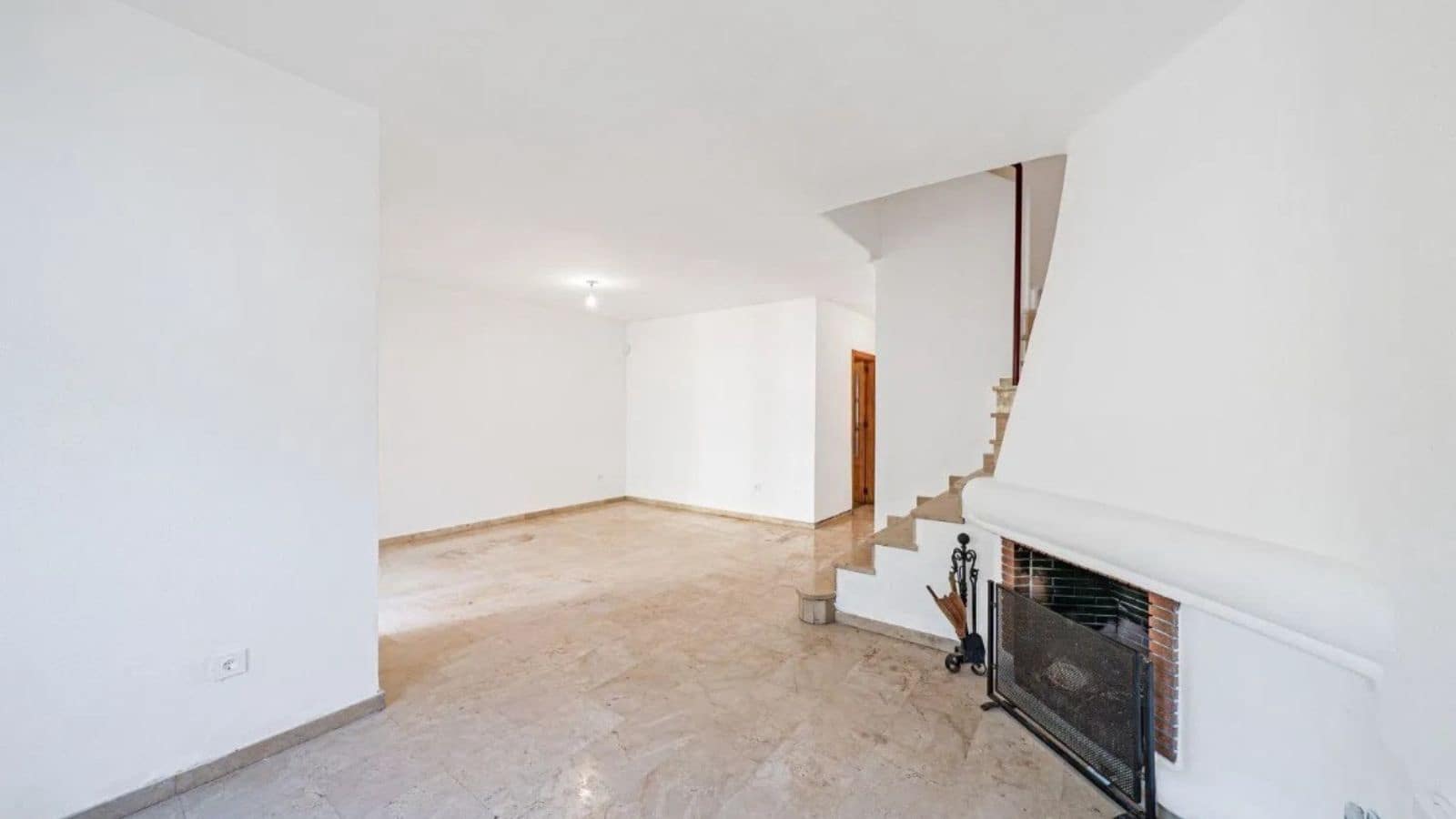 3 soveværelse Byhus til salg i Estepona - € 352.560 (Ref: 9651499)