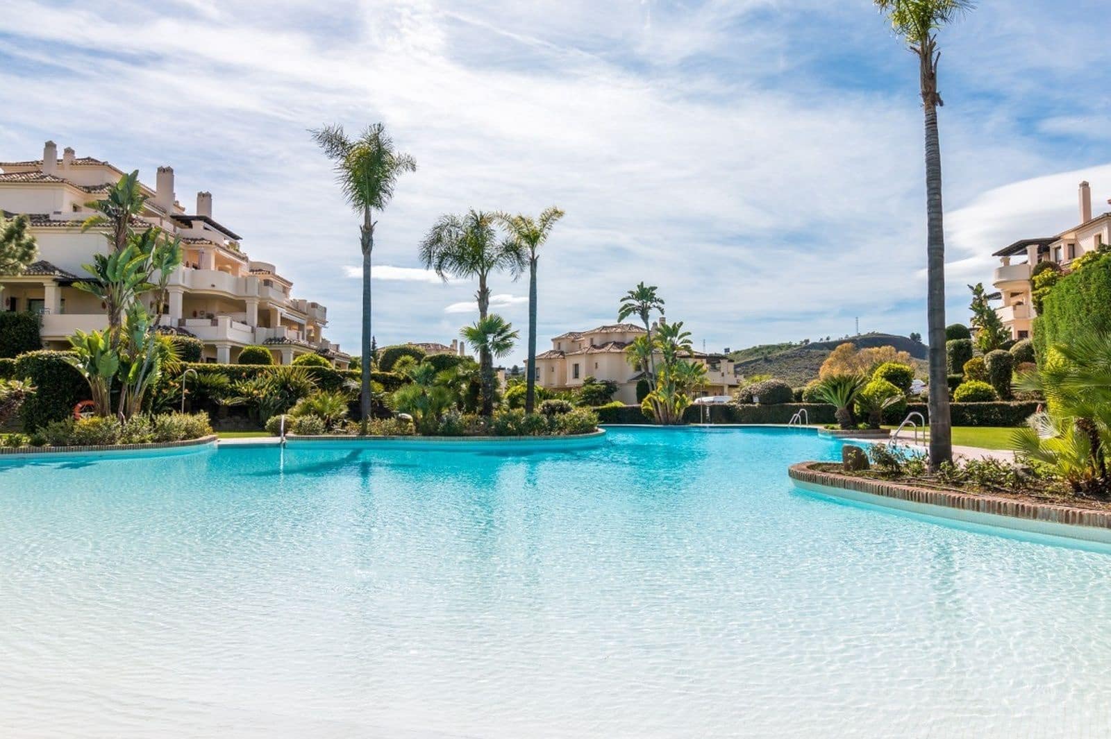 2 quarto Apartamento para venda em Benahavis - 519 000 € (Ref: 9651504)