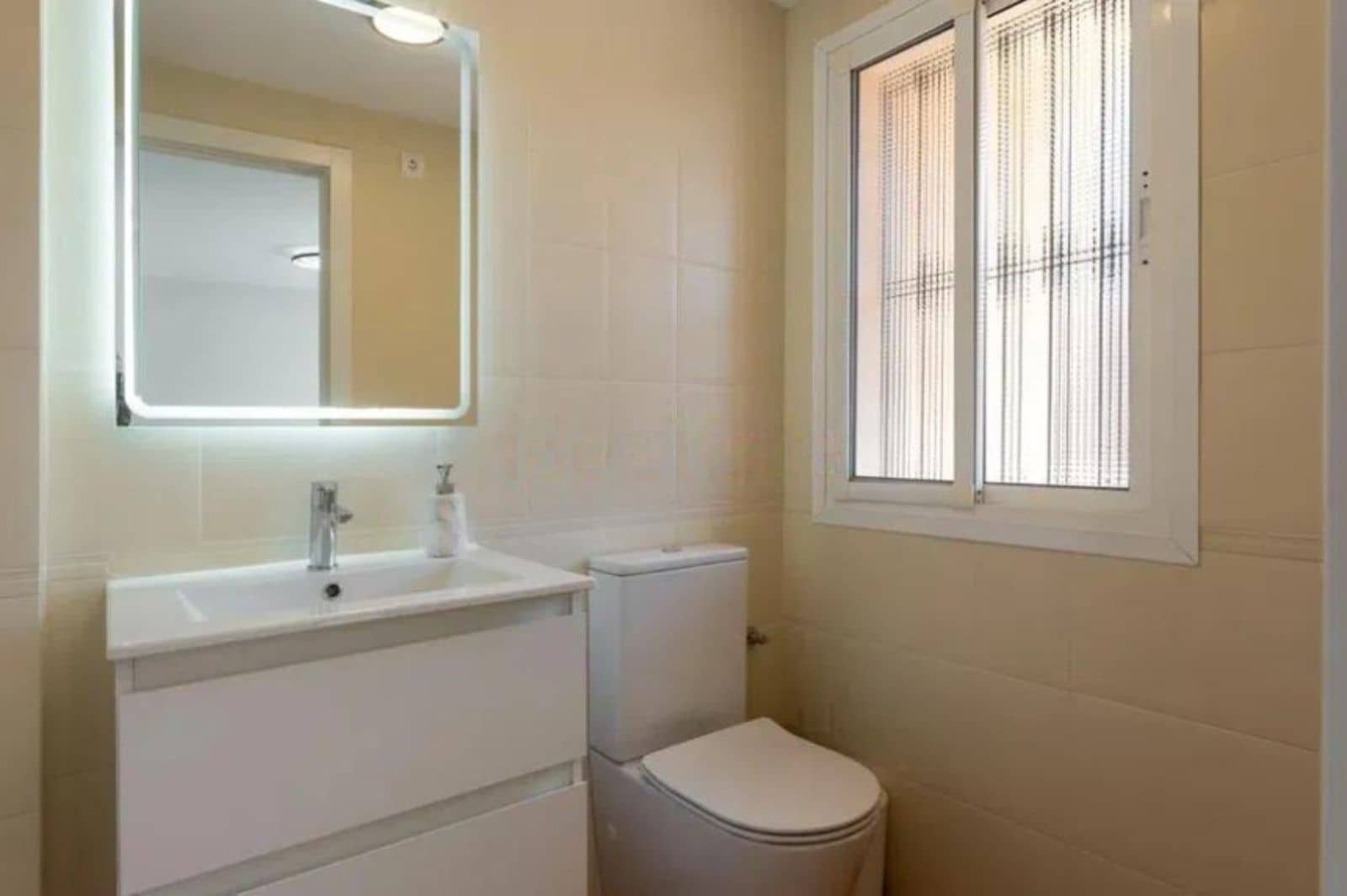 3 slaapkamer Halfvrijstaande villa te koop in Marbella - € 760.000 (Ref: 9651510)