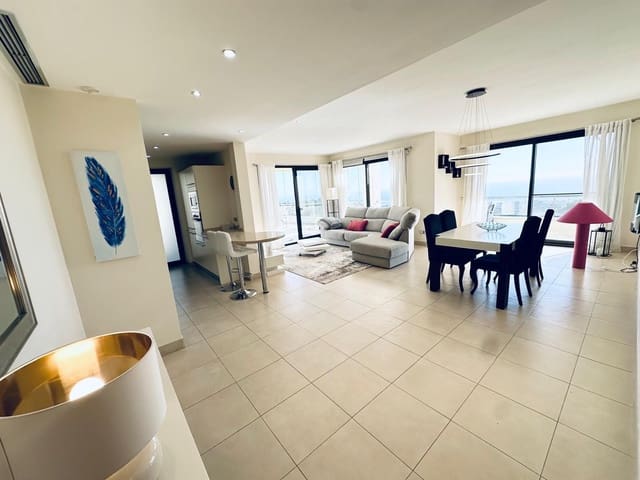 3 sypialnia Penthouse na sprzedaż w Los Monteros, Marbella - 785 000 € (Ref: 9651511)