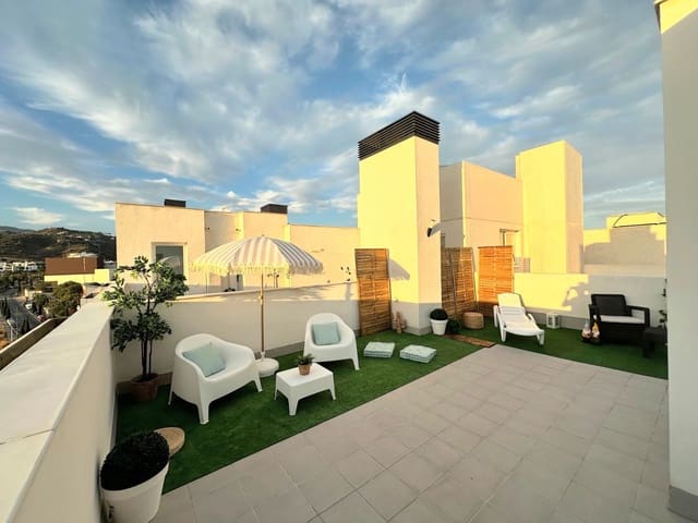 3 bedroom Penthouse for sale in Estepona - € 729,000 (Ref: 9651515)