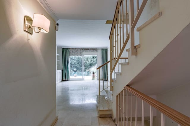 Casa de 2 habitaciones en La Quinta, Benahavís en venta - 500.000 € (Ref: 9651517)