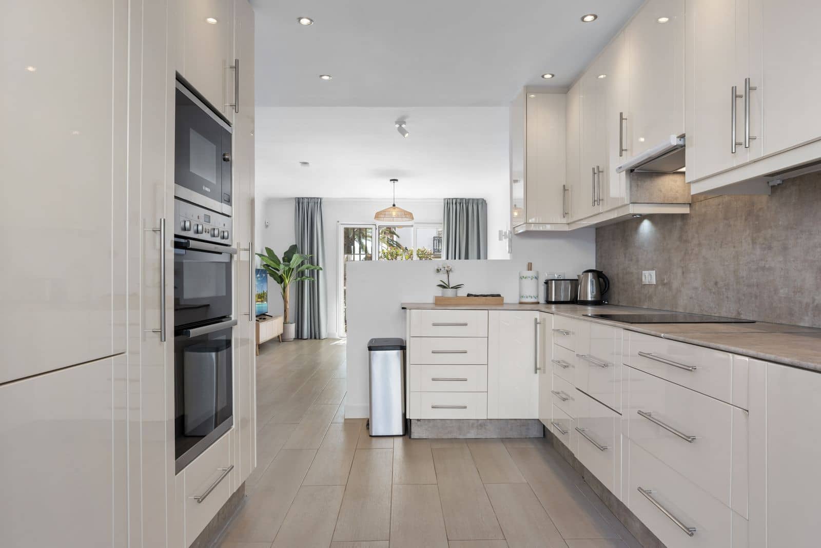 3 bedroom Townhouse for sale in La Cala de Mijas - € 875,000 (Ref: 9651518)