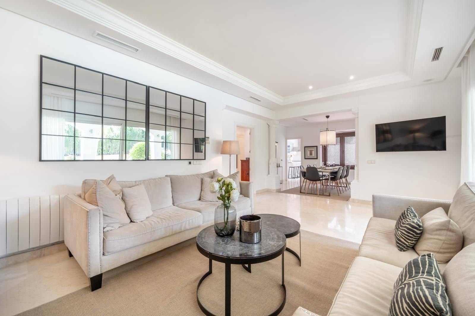 Chalet de 5 habitaciones en Nueva Andalucia en venta - 2.850.000 € (Ref: 9651519)