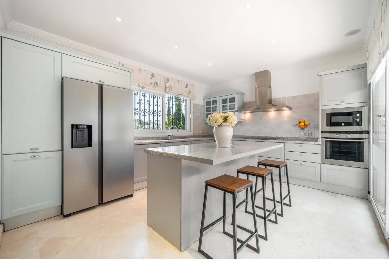 Chalet de 5 habitaciones en Nueva Andalucia en venta - 2.850.000 € (Ref: 9651519)