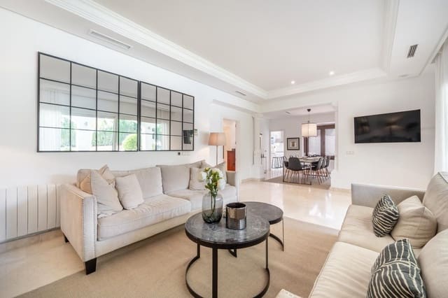 Chalet de 5 habitaciones en Nueva Andalucia, Marbella en venta - 2.850.000 € (Ref: 9651519)