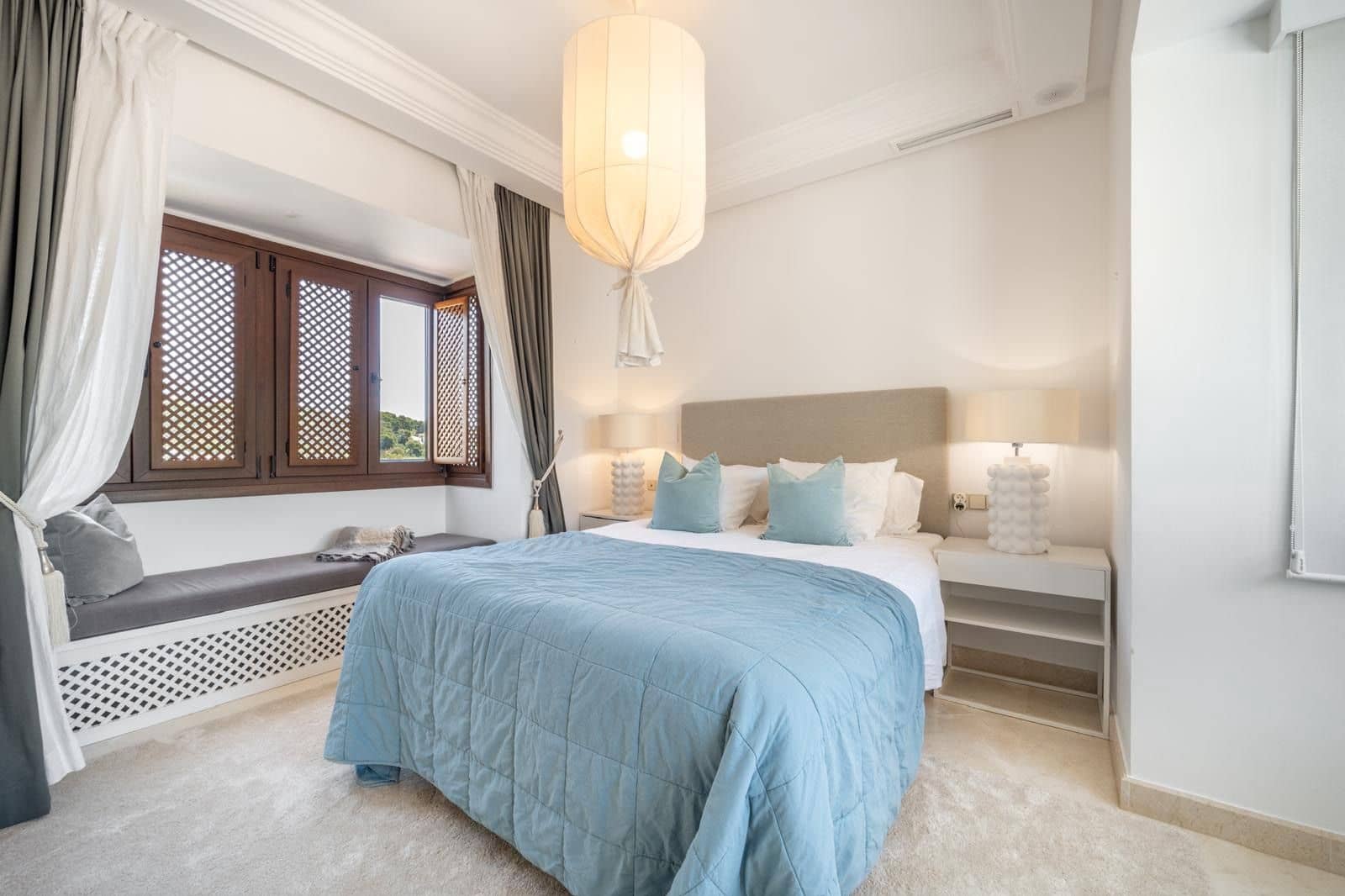 Chalet de 5 habitaciones en Nueva Andalucia en venta - 2.850.000 € (Ref: 9651519)