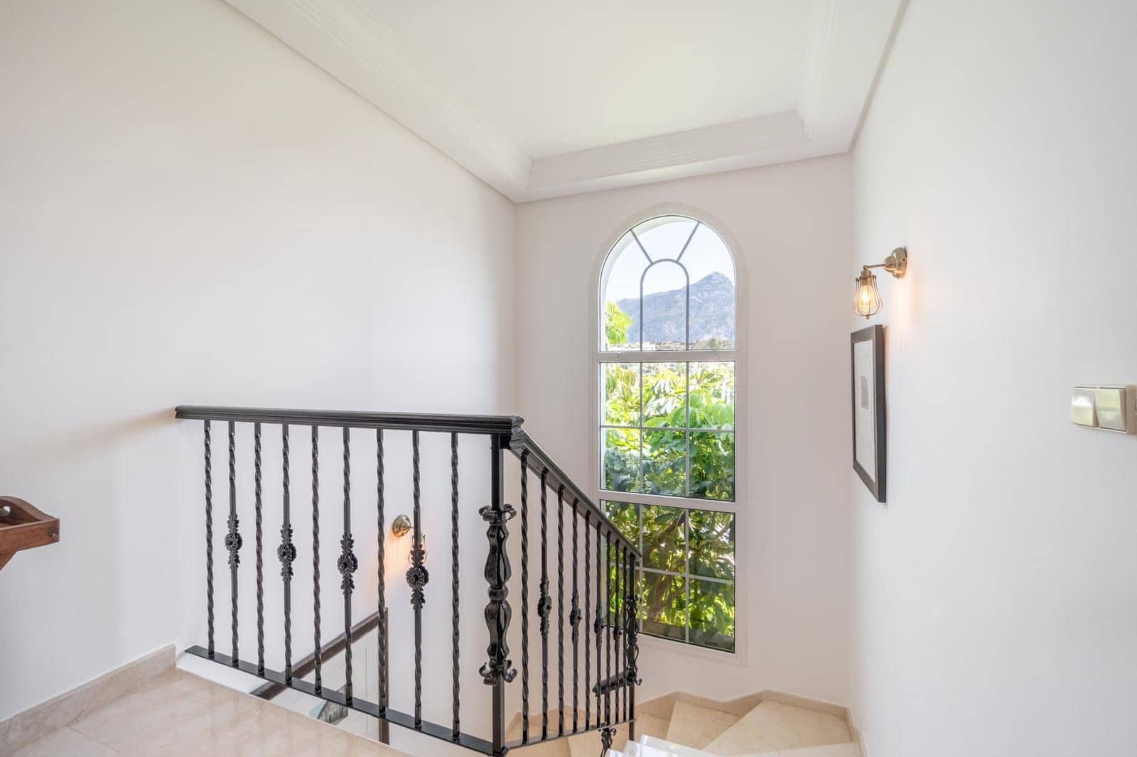 Chalet de 5 habitaciones en Nueva Andalucia en venta - 2.850.000 € (Ref: 9651519)