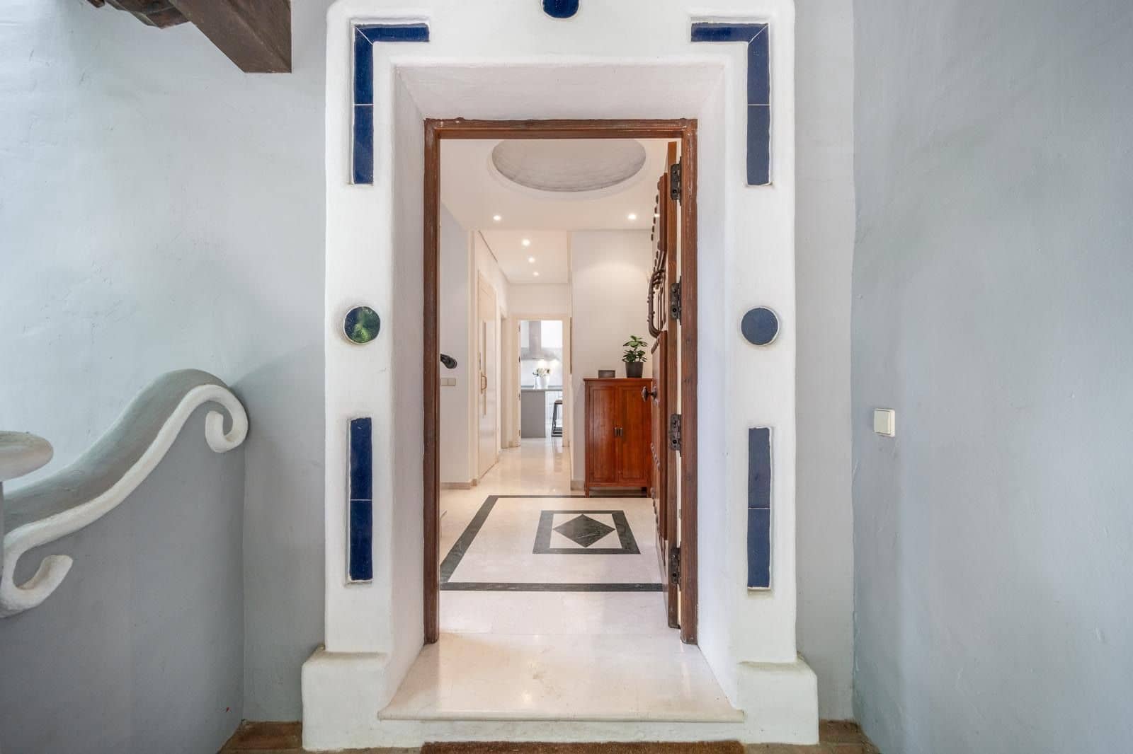 Chalet de 5 habitaciones en Nueva Andalucia en venta - 2.850.000 € (Ref: 9651519)