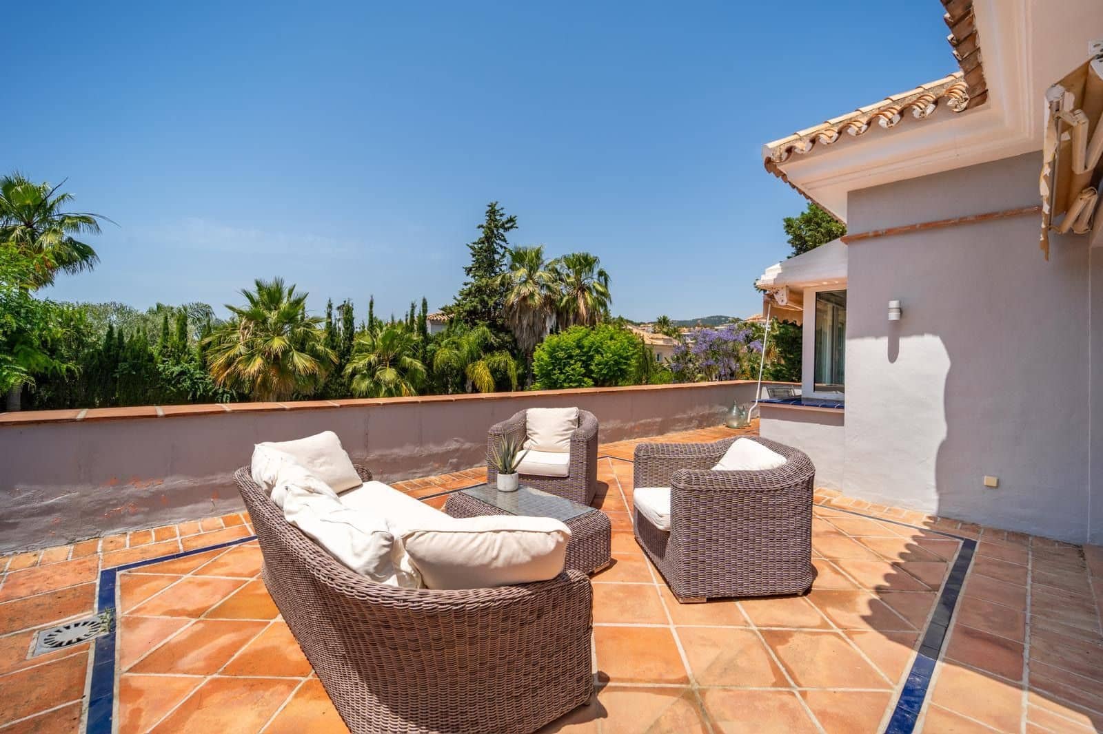 Chalet de 5 habitaciones en Nueva Andalucia en venta - 2.850.000 € (Ref: 9651519)