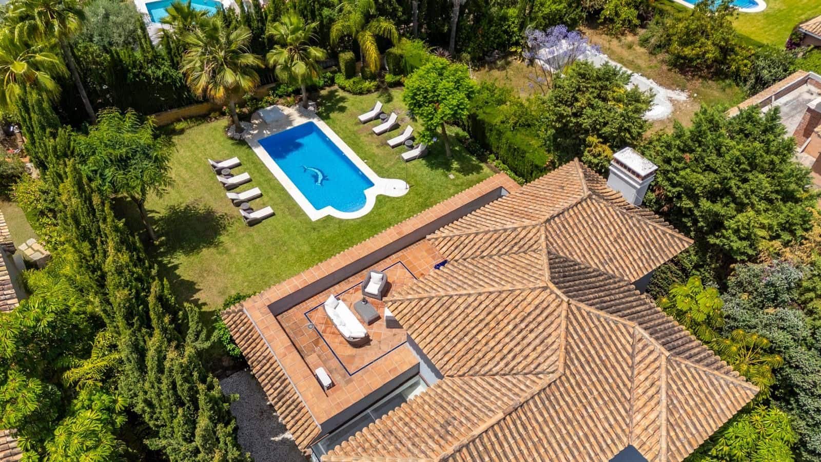 Chalet de 5 habitaciones en Nueva Andalucia en venta - 2.850.000 € (Ref: 9651519)