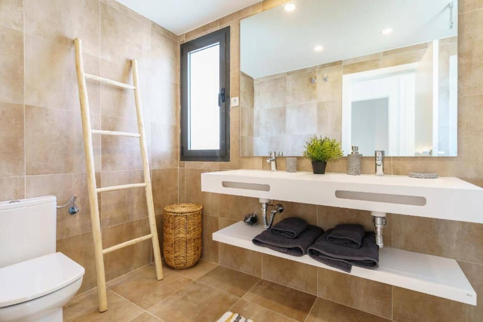 2 quarto Penthouse para venda em Estepona - 450 000 € (Ref: 9651527)