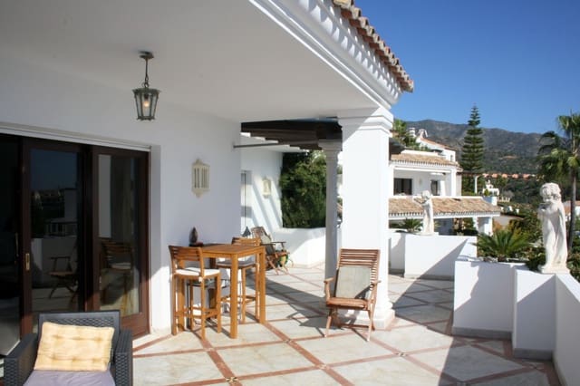 2 slaapkamer Appartement te koop in Sierra Blanca, Marbella - € 750.000 (Ref: 9651529)