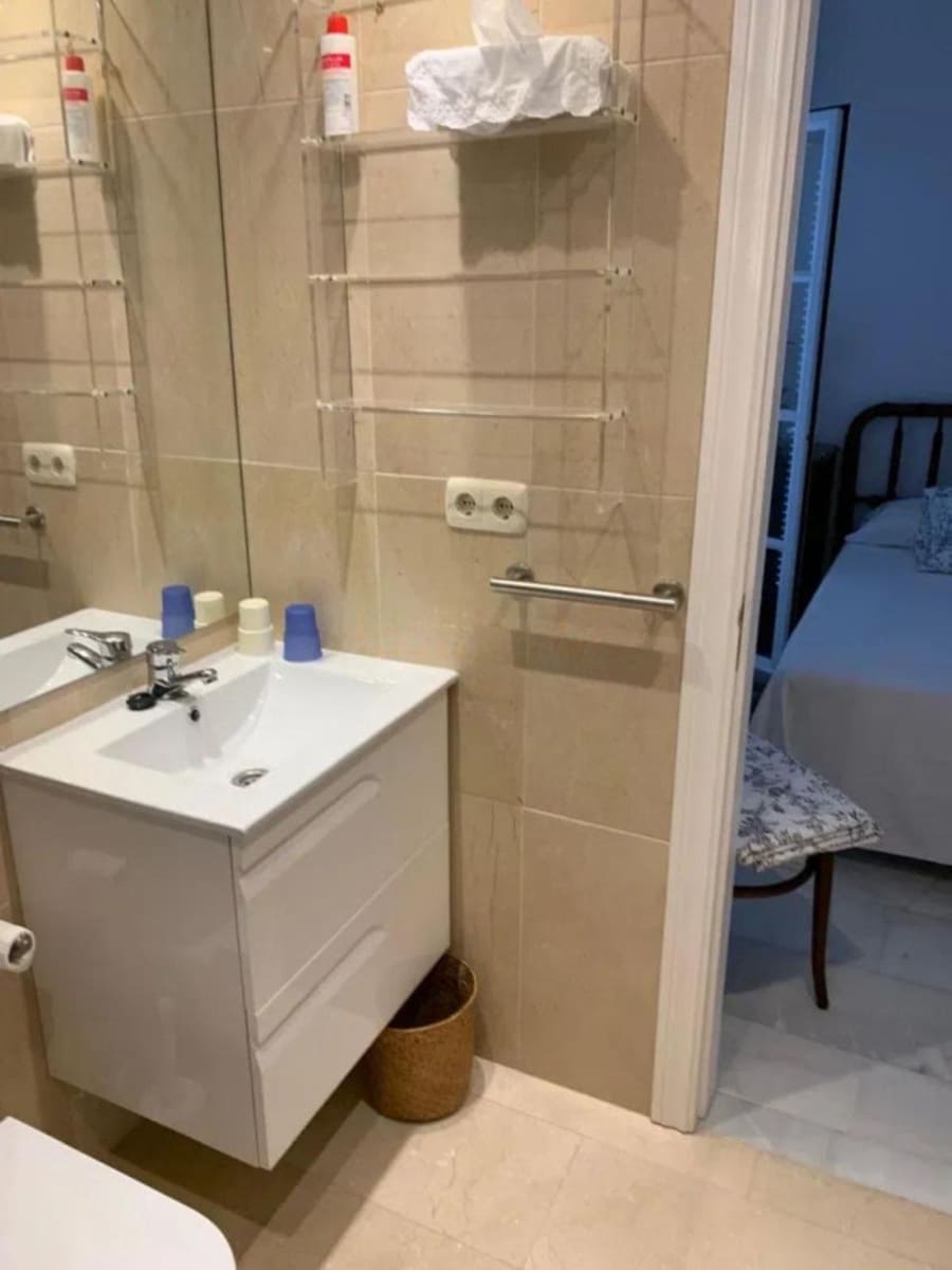 Casa de 4 habitaciones en New Golden Mile en venta - 530.000 € (Ref: 9651545)