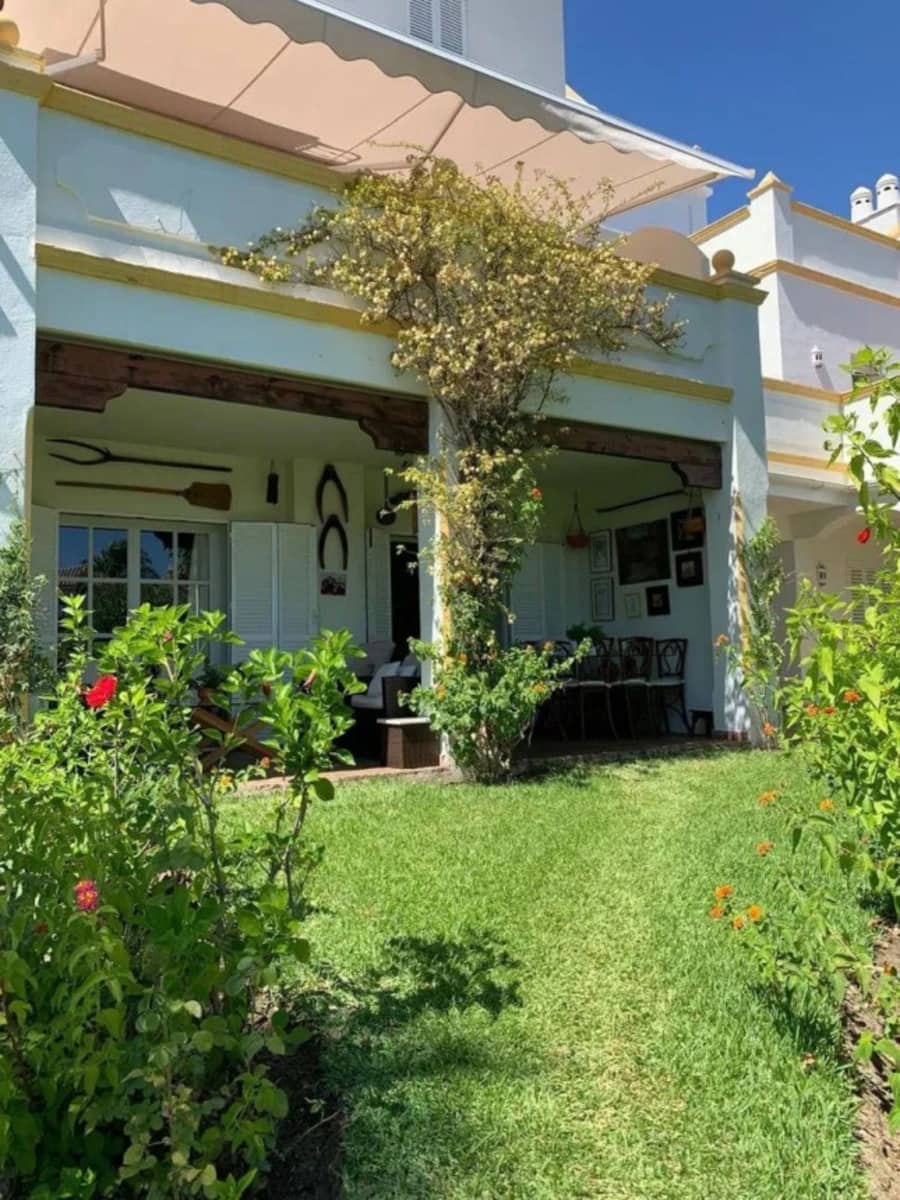 Casa de 4 habitaciones en New Golden Mile en venta - 530.000 € (Ref: 9651545)