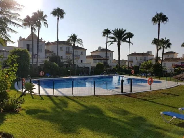 Casa de 4 habitaciones en New Golden Mile, Estepona en venta - 530.000 € (Ref: 9651545)