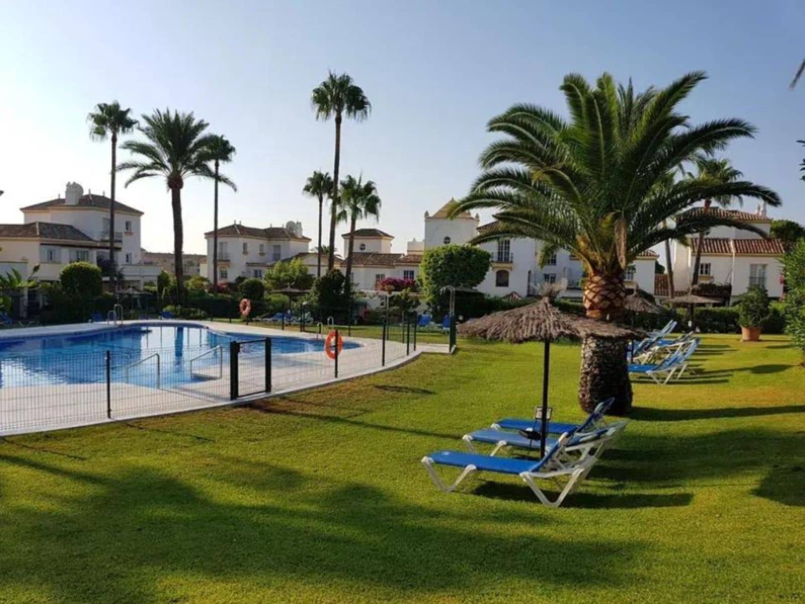 Casa de 4 habitaciones en New Golden Mile en venta - 530.000 € (Ref: 9651545)