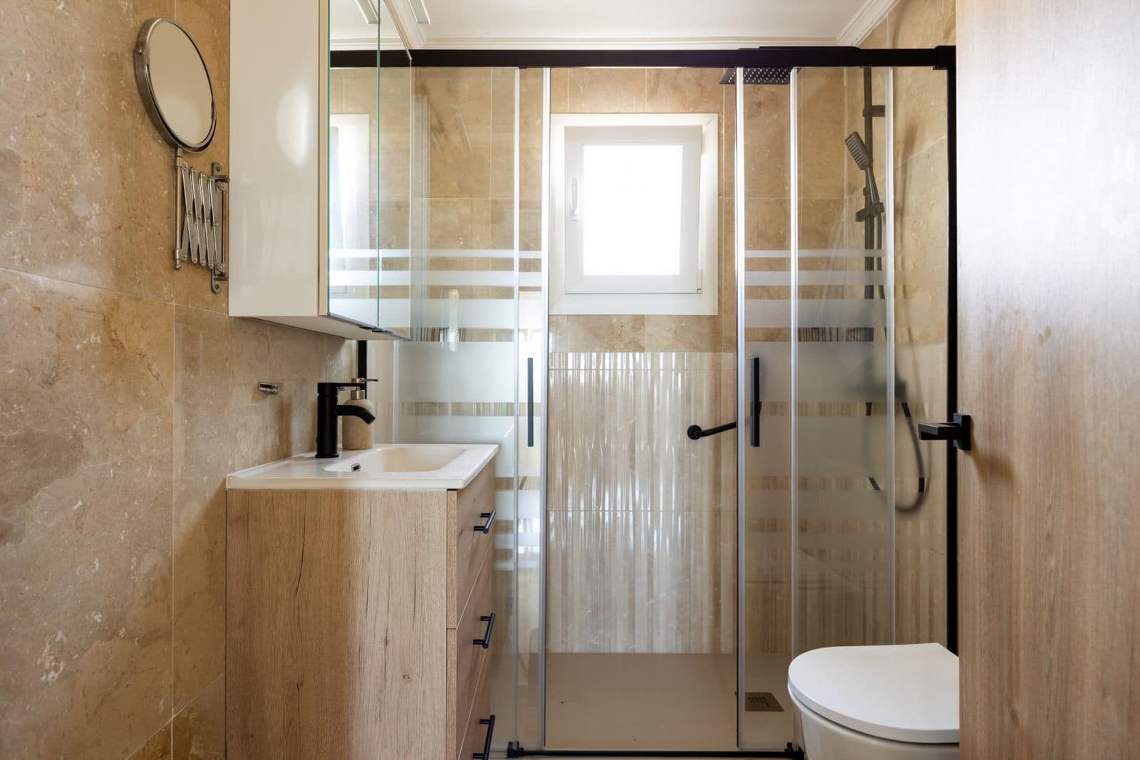 Ático de 2 habitaciones en Benahavís en venta - 599.000 € (Ref: 9651546)