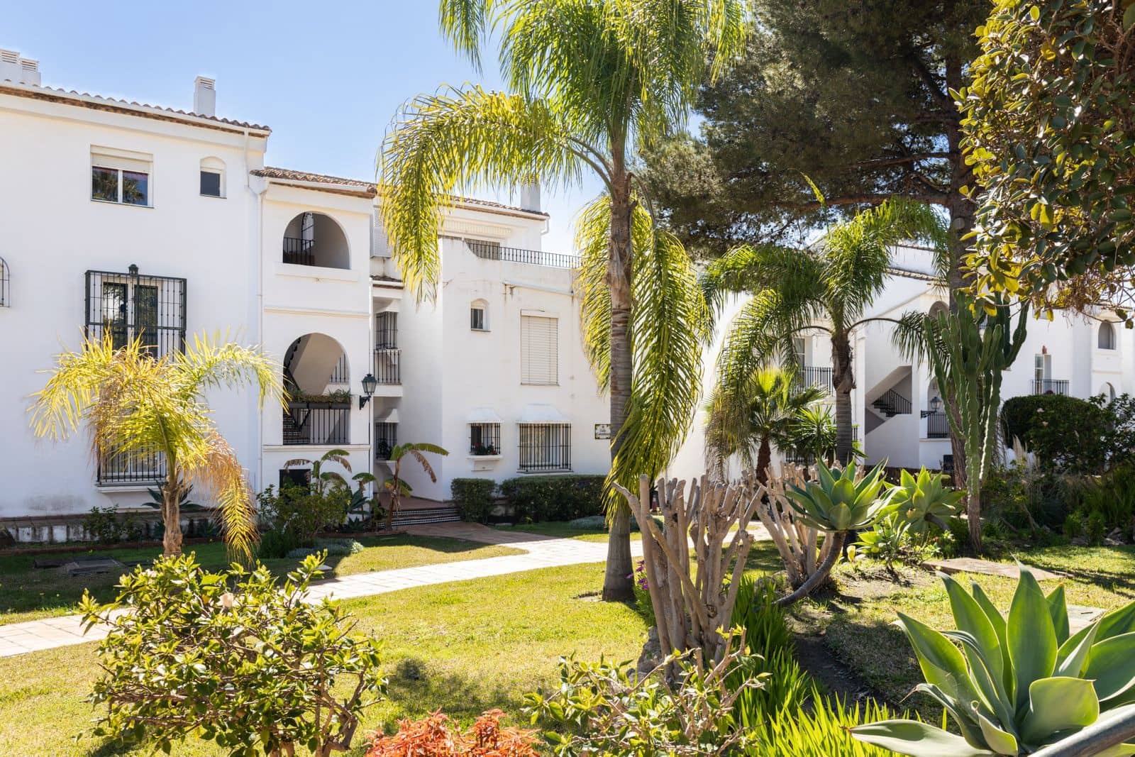 Ático de 2 habitaciones en Benahavís en venta - 599.000 € (Ref: 9651546)