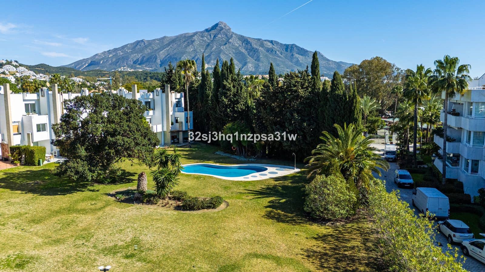 3 slaapkamer Penthouse te koop in Nueva Andalucia - € 725.000 (Ref: 9651555)