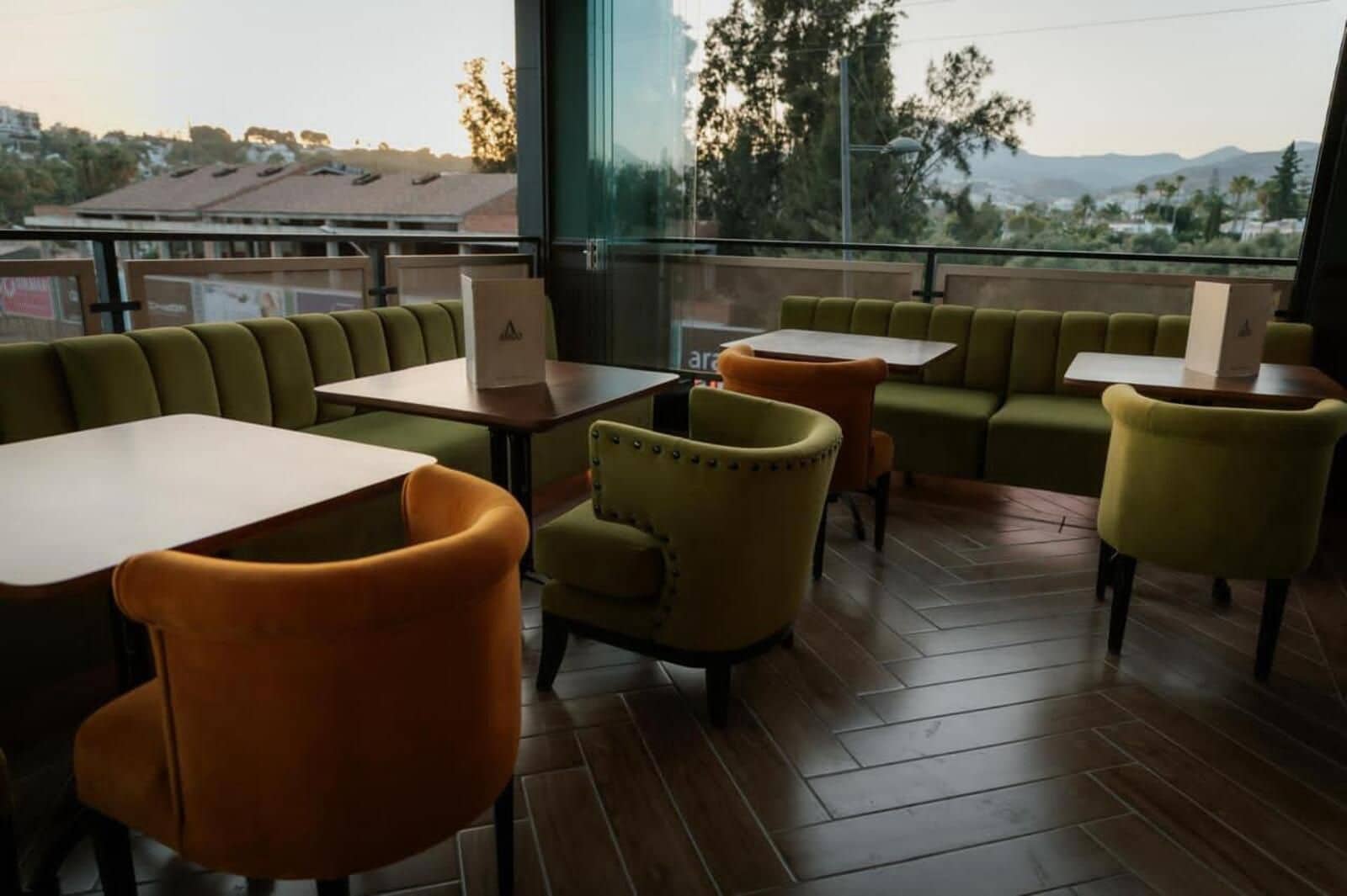 Restaurante/Bar para venda em Nueva Andalucia - 530 000 € (Ref: 9651562)