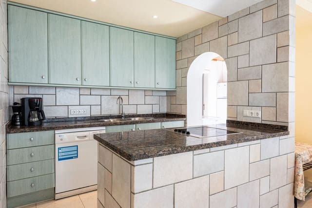 4 Zimmer Villa zu verkaufen in San Pedro de Alcantara, Marbella - 1.950.000 € (Ref: 9651566)