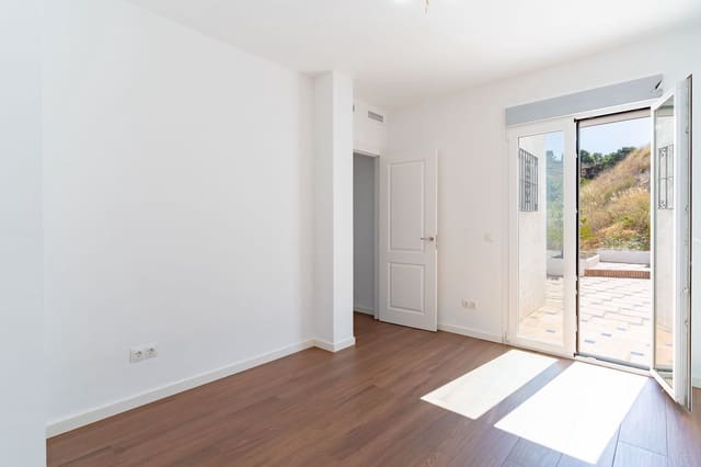 5 soveværelse Finca/Landehus til salg i Estepona - € 995.000 (Ref: 9651603)