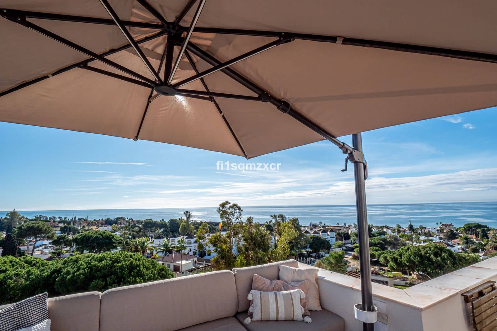 2 makuuhuone Kattohuoneisto myytävänä paikassa Costabella - 725 000 € (Ref: 9651604)