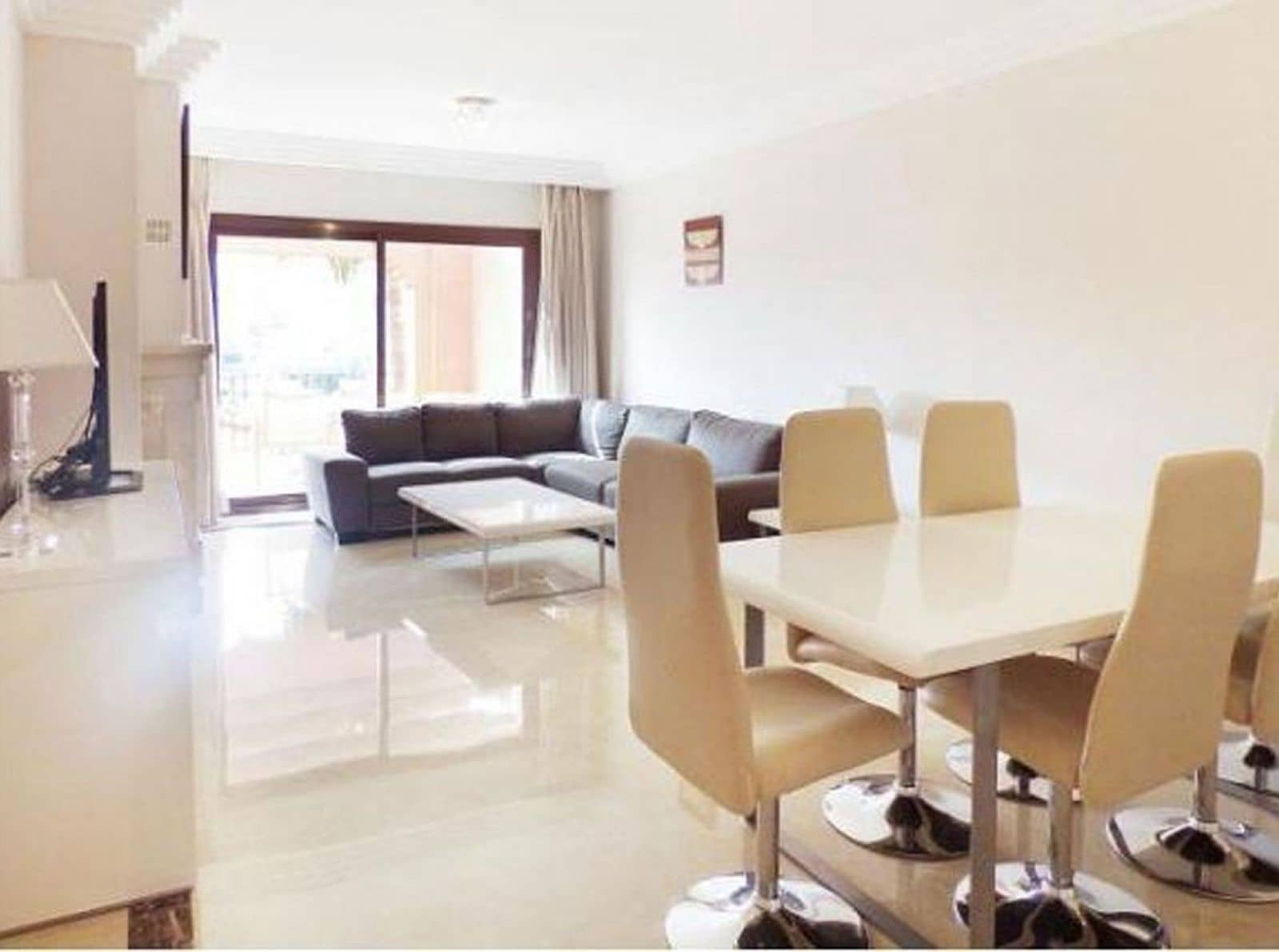 2 sypialnia Apartament na sprzedaż w Puerto Banus - 995 000 € (Ref: 9651607)